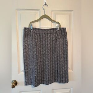 MICHAEL Michael Kors Black and White Zigzag Pencil Skirt